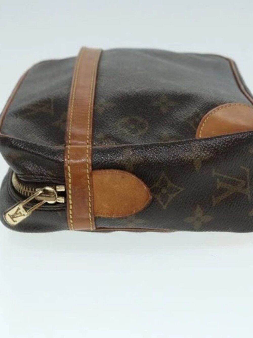 LOUIS VUITTON Monogram Compiegne 28 Clutch - Picture 4 of 16